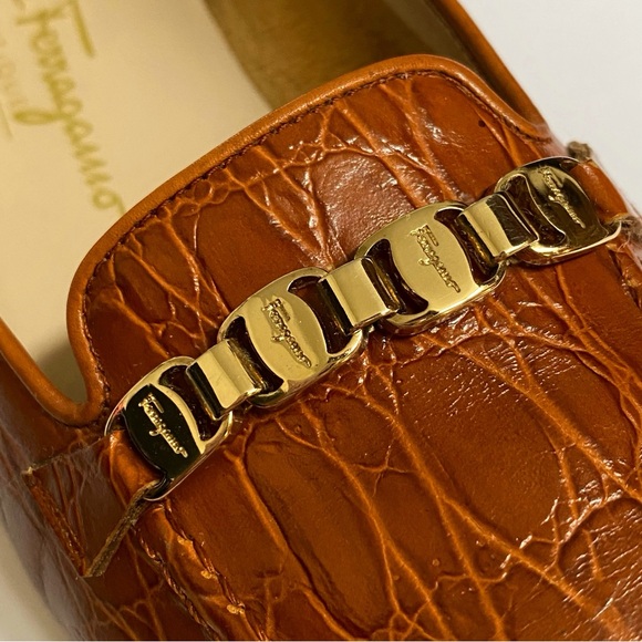SALVATORE FERRAGAMO BROWN CROC LEATHER GOLD LOGO CHAIN LOAFERS SHOES - Picture 7 of 12